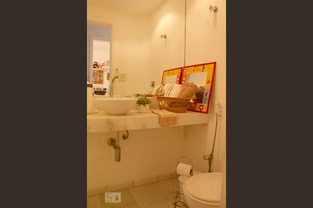 Banheiro Social de apartamento à venda com 2 quartos, 86m² em Barra da Tijuca, Rio de Janeiro