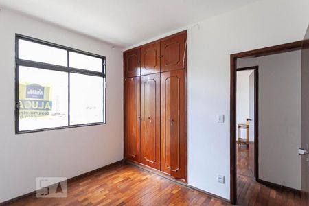 Quarto 1  de apartamento para alugar com 2 quartos, 60m² em Santo Antônio, Belo Horizonte