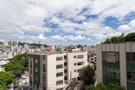 Vista da Sala de apartamento para alugar com 2 quartos, 60m² em Santo Antônio, Belo Horizonte