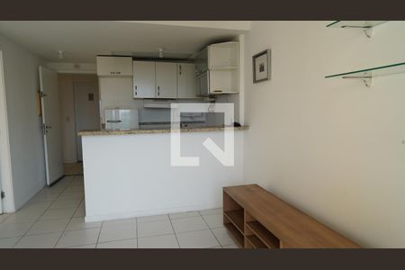 Sala de apartamento para alugar com 1 quarto, 50m² em Barra da Tijuca, Rio de Janeiro