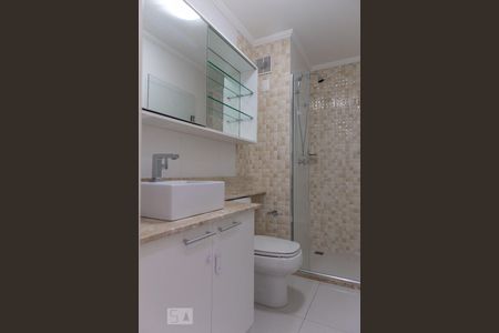Banheiro de apartamento para alugar com 3 quartos, 76m² em Rubem Berta, Porto Alegre
