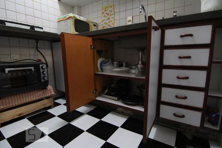 Cozinha de apartamento à venda com 1 quarto, 30m² em Laranjeiras, Rio de Janeiro