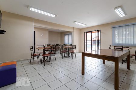 Área Comum: Salão de Festas de apartamento para alugar com 2 quartos, 75m² em Jardim Tupanci, Barueri