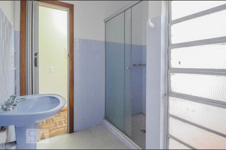 Banheiro de apartamento para alugar com 1 quarto, 55m² em Farroupilha, Porto Alegre