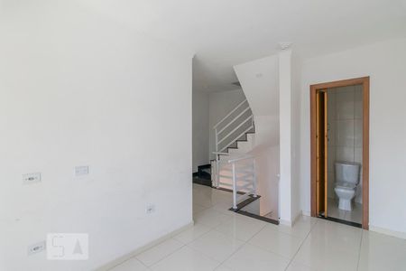 Sala de casa para alugar com 2 quartos, 58m² em Vila Pires, Santo André