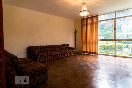 Sala de casa para alugar com 4 quartos, 1000m² em Cambuci, São Paulo