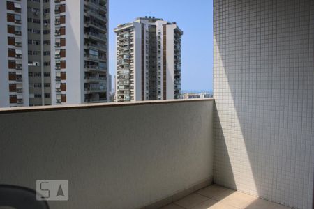Varanda de kitnet/studio para alugar com 1 quarto, 20m² em Barra da Tijuca, Rio de Janeiro