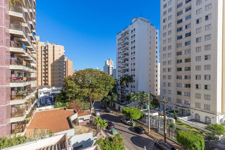 Vista da sacada de apartamento para alugar com 1 quarto, 51m² em Cambuí, Campinas