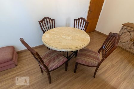 Sala - Mesa e cadeiras de apartamento para alugar com 1 quarto, 51m² em Cambuí, Campinas