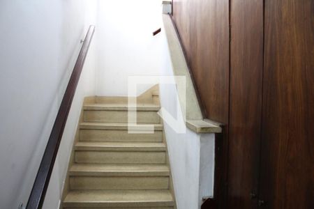 Escada de casa à venda com 5 quartos, 210m² em Perdizes, São Paulo