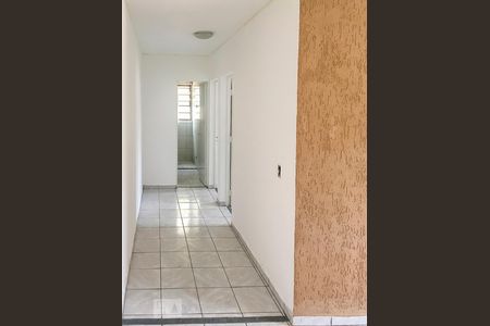 Corredor e Banheiro  de apartamento à venda com 2 quartos, 49m² em Parque das Nações, Santo André