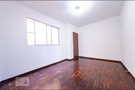 Sala de apartamento para alugar com 2 quartos, 60m² em João Pinheiro, Belo Horizonte