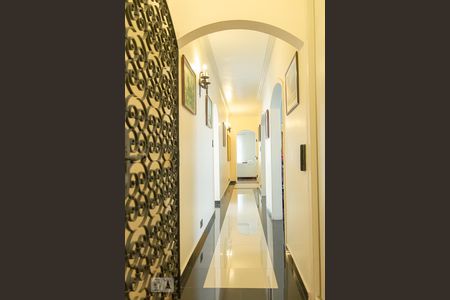 Corredor de casa para alugar com 6 quartos, 580m² em Jardim São Caetano, São Caetano do Sul
