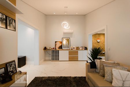 Sala de casa para alugar com 4 quartos, 300m² em Pacaembu, São Paulo