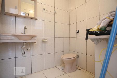 Banheiro de casa para alugar com 2 quartos, 50m² em Jardim Roberto, Osasco