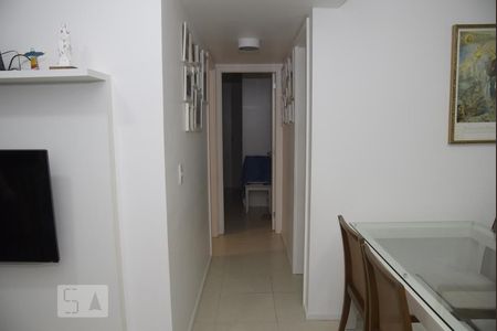 Corredor de apartamento para alugar com 2 quartos, 67m² em Barra da Tijuca, Rio de Janeiro