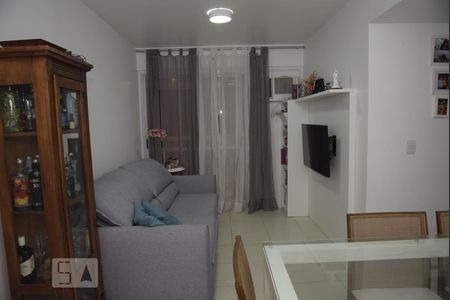 Sala de apartamento para alugar com 2 quartos, 67m² em Barra da Tijuca, Rio de Janeiro