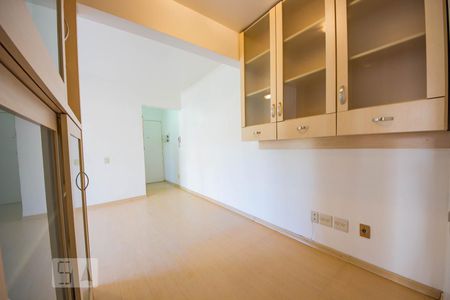 Corredor  de apartamento para alugar com 2 quartos, 69m² em Boa Vista, Porto Alegre
