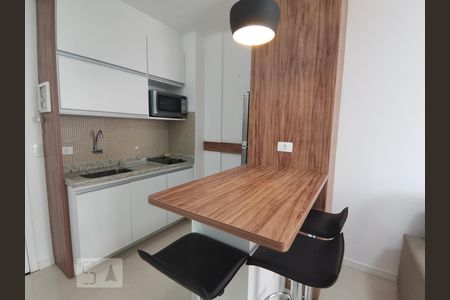 Cozinha de apartamento para alugar com 1 quarto, 36m² em Panamby, São Paulo