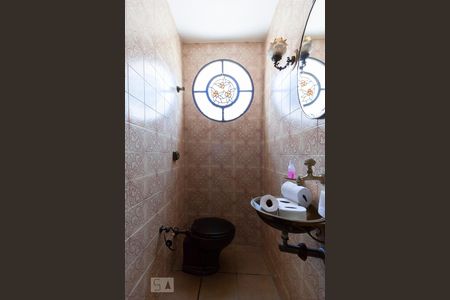 banheiro social de casa à venda com 4 quartos, 570m² em Jardim Guanabara, Campinas