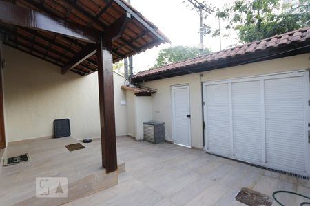 Quintal  de casa à venda com 3 quartos, 131m² em Anil, Rio de Janeiro