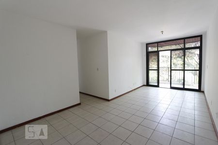 Sala de apartamento para alugar com 3 quartos, 84m² em Pechincha, Rio de Janeiro