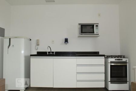 Cozinha de apartamento para alugar com 1 quarto, 37m² em Melville Empresarial Ii, Barueri