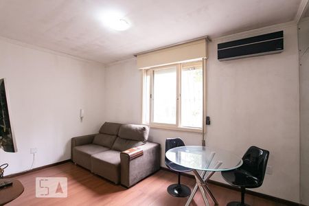 Sala de apartamento para alugar com 1 quarto, 38m² em Centro Histórico, Porto Alegre
