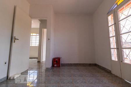 Quarto 1 de casa para alugar com 2 quartos, 70m² em Samambaia Sul (samambaia), Brasília
