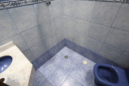 Banheiro Social de casa para alugar com 2 quartos, 75m² em Km 18, Osasco