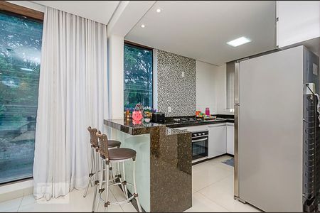 Cozinha de casa para alugar com 4 quartos, 280m² em Cinquentenario, Belo Horizonte