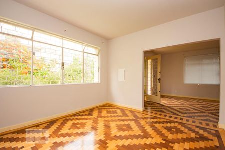 Sala 2 de casa para alugar com 4 quartos, 225m² em Rio Branco, Porto Alegre
