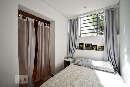 Quarto 2 de casa para alugar com 3 quartos, 240m² em Jardim das Bandeiras, São Paulo