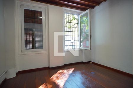 Sala de casa à venda com 3 quartos, 180m² em Bom Fim, Porto Alegre