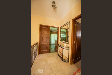 corredor de casa para alugar com 3 quartos, 250m² em Jardim Leonor, Campinas
