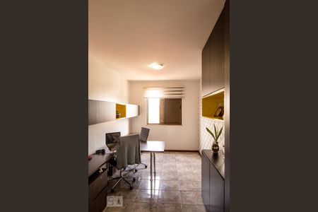 Escritório 2 (andar 1) de casa para alugar com 5 quartos, 400m² em Santa Lúcia, Belo Horizonte