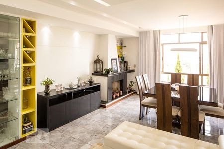 Sala (andar 1) de casa para alugar com 5 quartos, 400m² em Santa Lúcia, Belo Horizonte