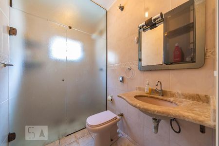 Banheiro de casa para alugar com 2 quartos, 150m² em Jardim Santo Alberto, Santo André