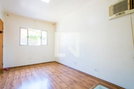 Sala de estar de casa à venda com 3 quartos, 150m² em Vila Linda, Santo André