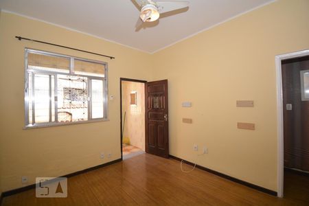 Sala de casa para alugar com 2 quartos, 84m² em Piedade, Rio de Janeiro
