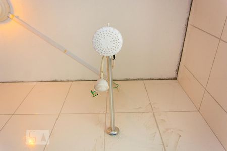 Detalhe - Banheiro de kitnet/studio para alugar com 1 quarto, 20m² em Parque João Ramalho, Santo André