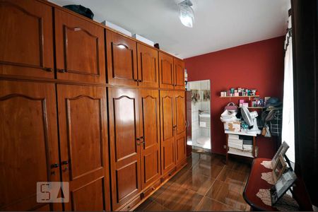 Closet de casa à venda com 4 quartos, 250m² em Jaguaribe, Osasco