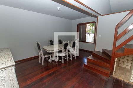 Sala 3 ambientes de casa para alugar com 3 quartos, 270m² em Vila Ipiranga, Porto Alegre
