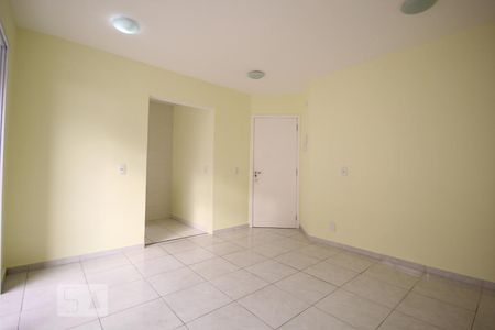 Sala de apartamento para alugar com 2 quartos, 52m² em Jardim Roberto, Osasco