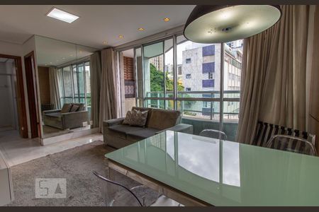 Sala de apartamento à venda com 1 quarto, 51m² em Santo Agostinho, Belo Horizonte