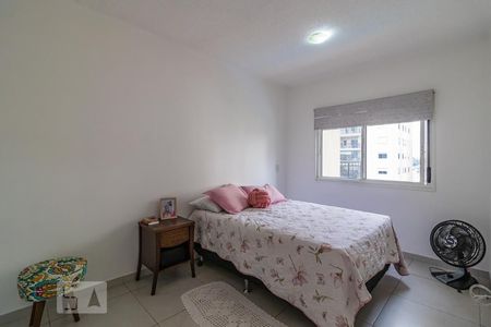 Suíte de apartamento para alugar com 2 quartos, 68m² em Jardim Tupanci, Barueri
