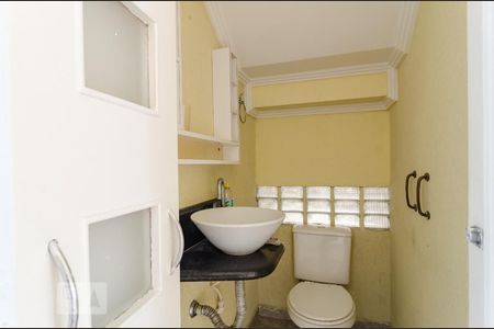 Lavabo de casa para alugar com 4 quartos, 400m² em Bosque da Saúde, São Paulo