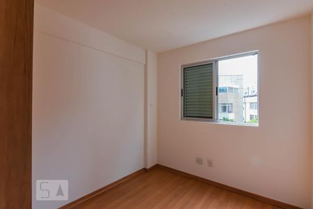 Quarto 1 de apartamento para alugar com 3 quartos, 94m² em Santo Antônio, Belo Horizonte