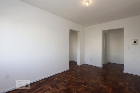 Sala de apartamento para alugar com 1 quarto, 56m² em Rubem Berta, Porto Alegre