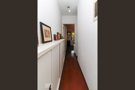 Corredor de casa para alugar com 2 quartos, 130m² em Vila Madalena, São Paulo